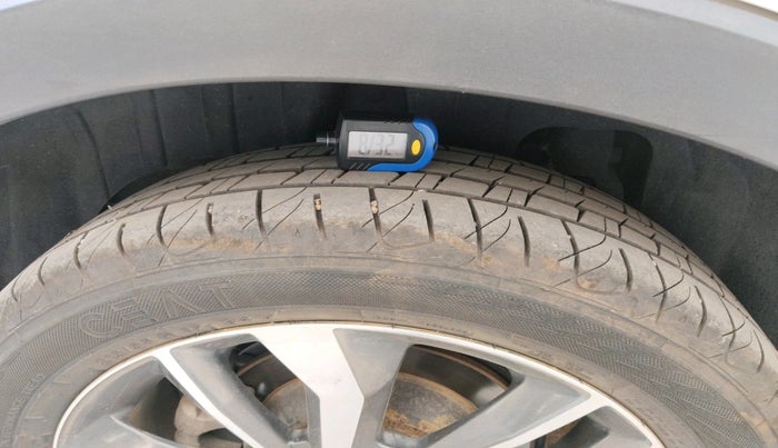 2019 Mahindra XUV300 W8 (O) 1.2 PETROL, Petrol, Manual, 64,772 km, tyre