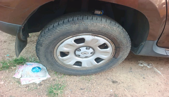 2014 Renault Duster 85 PS RXL DIESEL, Diesel, Manual, 69,015 km, tyre