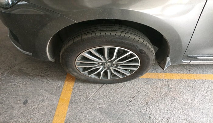 2019 Maruti Dzire ZXI PLUS AMT, Petrol, Automatic, 1,01,733 km, tyre