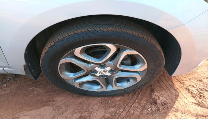 2018 Hyundai Elite i20 ASTA 1.2 (O), Petrol, Manual, 1,46,071 km, tyre