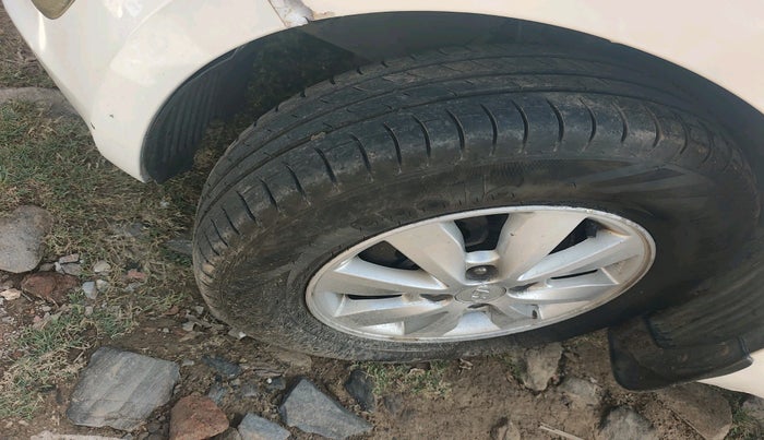 2014 Hyundai i20 SPORTZ 1.4 CRDI, Diesel, Manual, 1,76,012 km, tyre