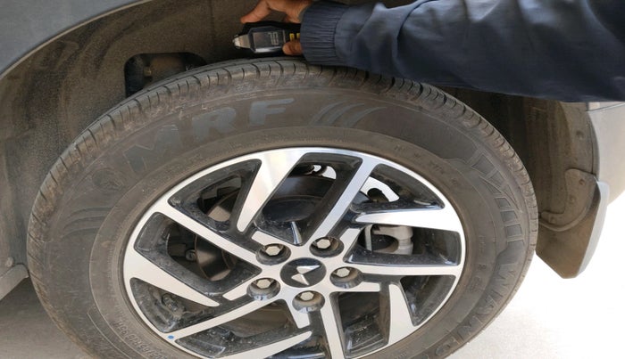 2025 Mahindra XUV 3XO AX5 1.2 L TCMPFi, Petrol, Manual, 1,782 km, tyre