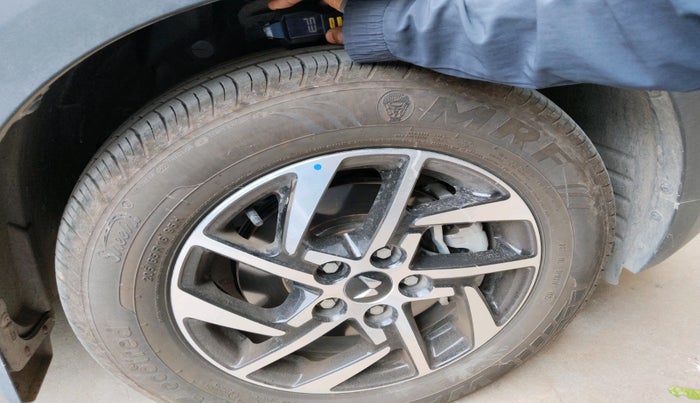 2025 Mahindra XUV 3XO AX5 1.2 L TCMPFi, Petrol, Manual, 1,782 km, tyre