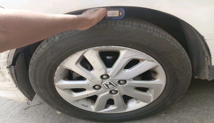 2014 Honda Mobilio 1.5L I-DTEC V, Diesel, Manual, 1,62,388 km, tyre