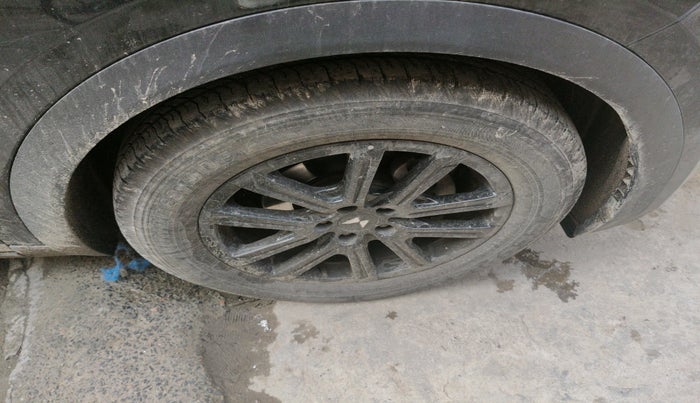 2024 Mahindra XUV700 AX 7 D AT 7 STR, Diesel, Automatic, 16,457 km, tyre