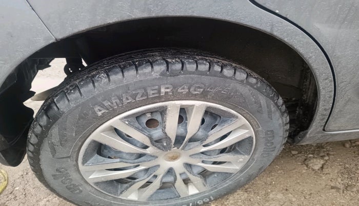 2014 Maruti Wagon R Stingray VXI, Petrol, Manual, 68,775 km, tyre