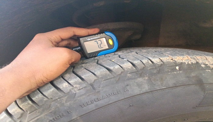 2013 Mahindra XUV500 W8, Diesel, Manual, 2,71,786 km, tyre