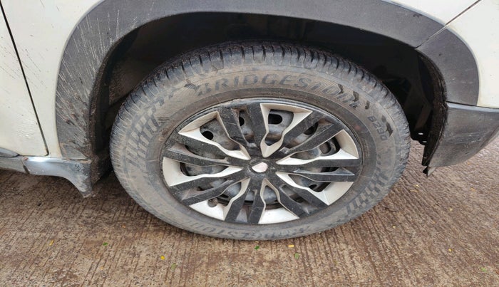 2016 Mahindra Kuv100 K6 6 STR, Petrol, Manual, 30,808 km, tyre