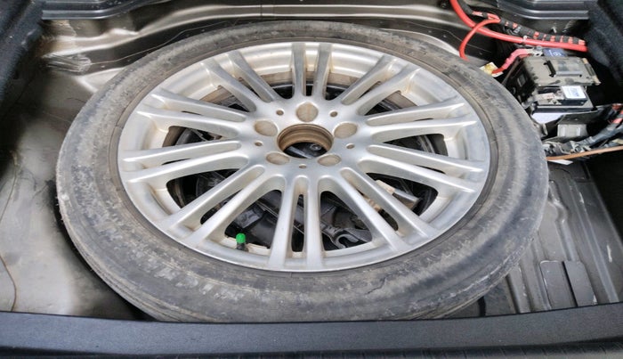 2012 Mercedes Benz E Class E 220 CDI ELEGANCE, Diesel, Automatic, 1,03,411 km, tyre