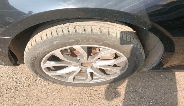 2017 Audi A4 35 TDI Technology, Diesel, Automatic, 80,680 km, tyre