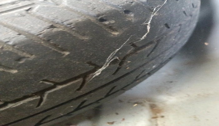 2012 Hyundai i10 SPORTZ 1.2, Petrol, Manual, 59,777 km, tyre