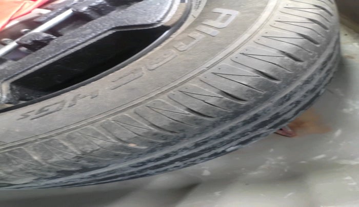 2017 Maruti Vitara Brezza ZDI, Diesel, Manual, 1,46,213 km, tyre