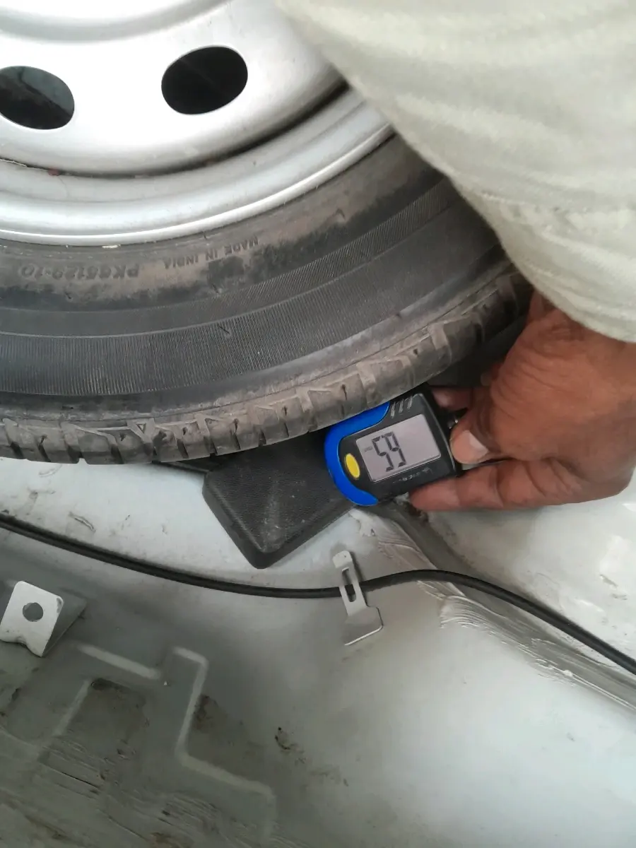 2017 Tata Tiago XZ PETROL, Petrol, Manual, 55,541 km, tyre