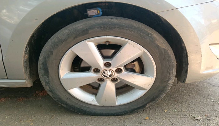 2016 Skoda Rapid 1.5 TDI CR STYLE PLUS AT, Diesel, Automatic, 2,34,175 km, tyre