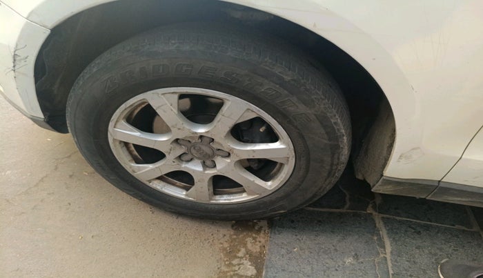 2012 Audi Q5 2.0 TDI QUATTRO, Diesel, Automatic, 1,74,639 km, tyre