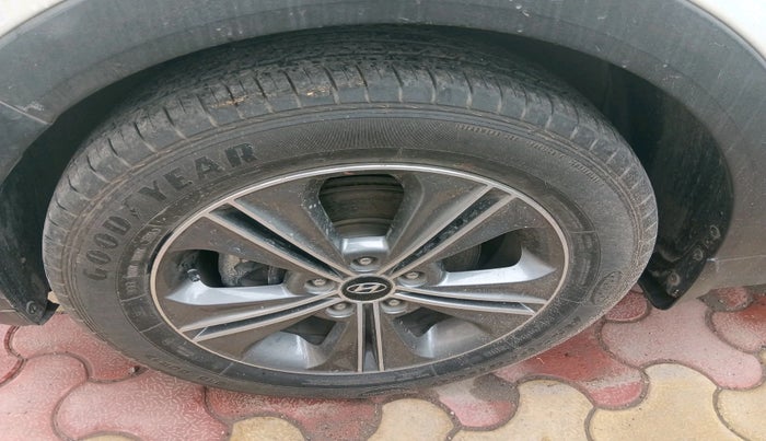 2016 Hyundai Creta SX PLUS AT 1.6 PETROL, Petrol, Automatic, 70,910 km, tyre