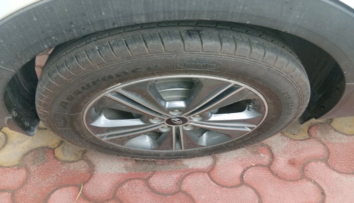 2016 Hyundai Creta SX PLUS AT 1.6 PETROL, Petrol, Automatic, 70,910 km, tyre