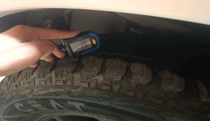 2013 Toyota Fortuner 3.0 4X2 MT, Diesel, Manual, 1,58,956 km, tyre