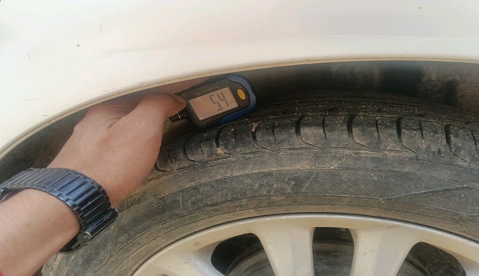 2017 Toyota Etios VX PLATINUM, Petrol, Manual, 66,640 km, tyre