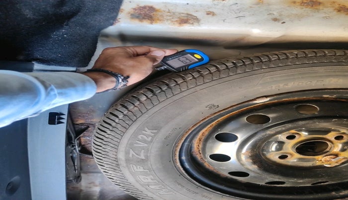 2011 Maruti Swift Dzire VXI, Petrol, Manual, 90,164 km, tyre