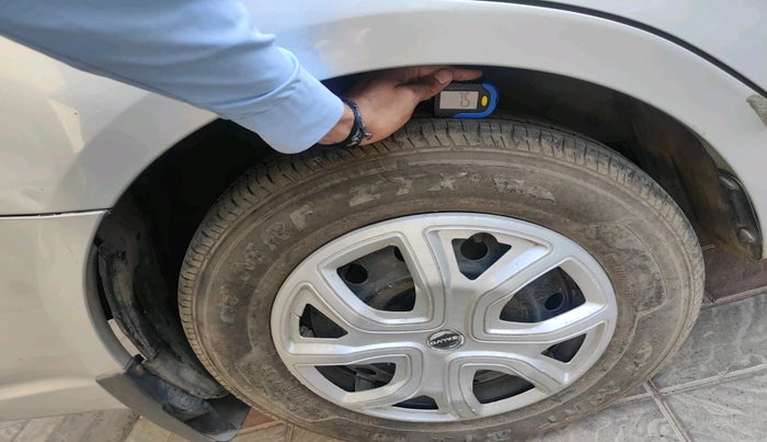 2011 Maruti Swift Dzire VXI, Petrol, Manual, 90,164 km, tyre