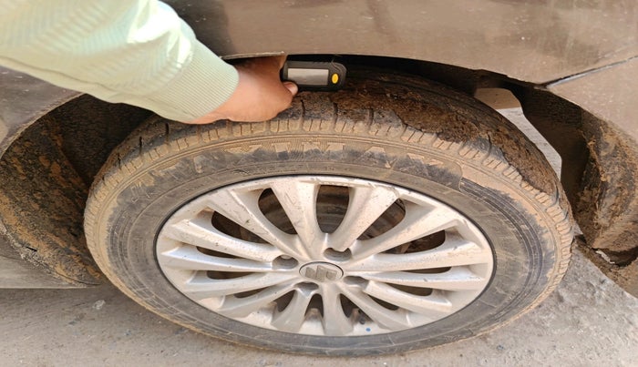 2015 Maruti Ciaz ZDI, Diesel, Manual, 76,895 km, tyre