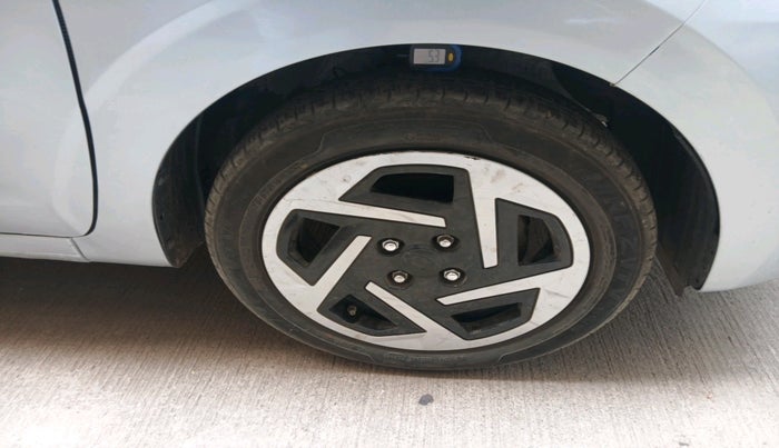 2023 Hyundai GRAND I10 NIOS SPORTZ 1.2 KAPPA VTVT CNG, CNG, Manual, 35,690 km, tyre