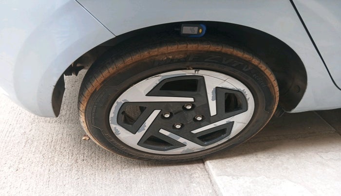 2023 Hyundai GRAND I10 NIOS SPORTZ 1.2 KAPPA VTVT CNG, CNG, Manual, 35,690 km, tyre