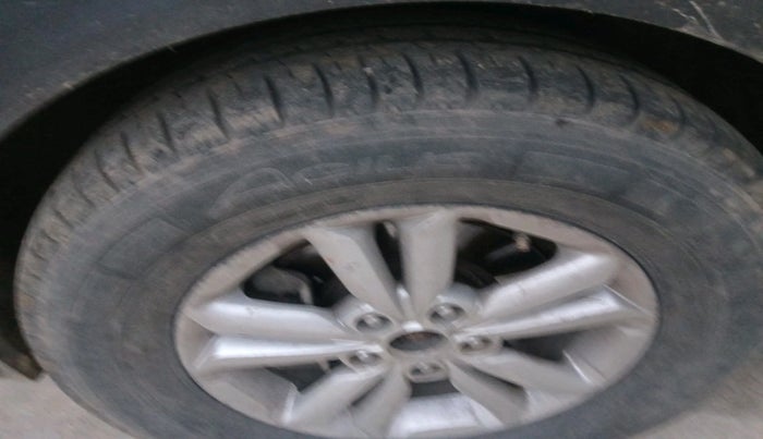 2017 Hyundai Creta SX 1.6 DIESEL, Diesel, Manual, 1,54,801 km, tyre