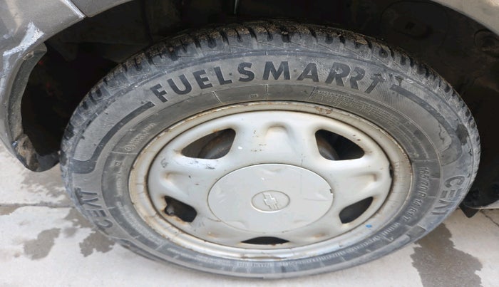 2014 Chevrolet Beat LS DIESEL, Diesel, Manual, 1,07,808 km, tyre