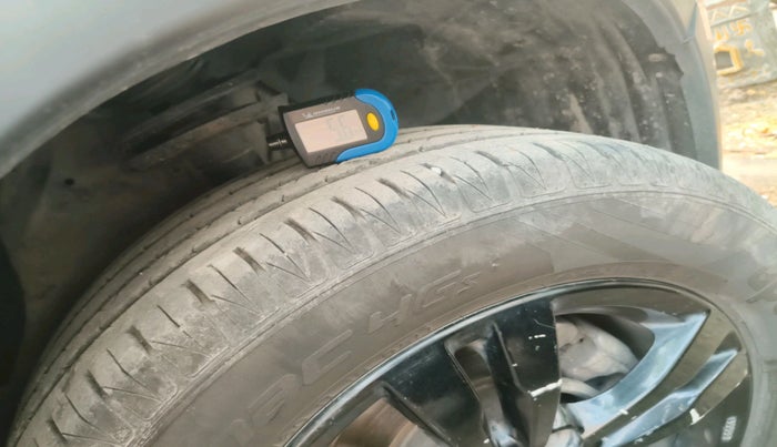 2019 Maruti Vitara Brezza ZDI AMT, Diesel, Automatic, 1,05,636 km, tyre