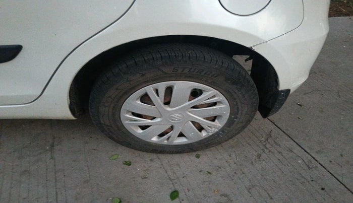 2017 Maruti Swift VXI O, Petrol, Manual, 1,05,303 km, tyre