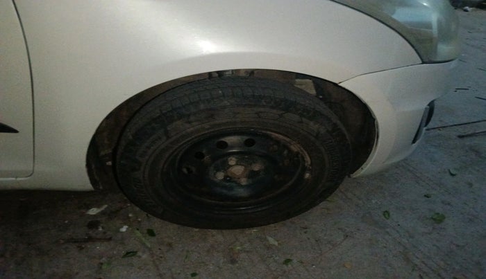 2017 Maruti Swift VXI O, Petrol, Manual, 1,05,303 km, tyre