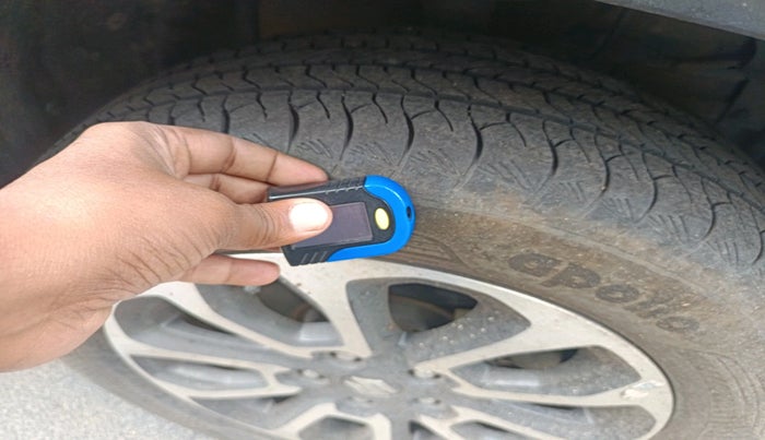 2023 Maruti Grand Vitara ALPHA SMART HYBRID, Petrol, Manual, 23,514 km, tyre