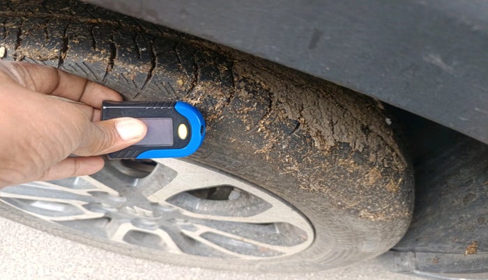 2023 Maruti Grand Vitara ALPHA SMART HYBRID, Petrol, Manual, 23,514 km, tyre