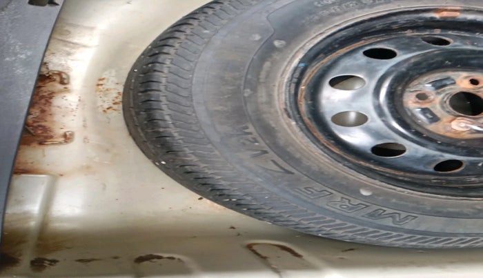 2011 Maruti Swift Dzire VXI, Petrol, Manual, 1,03,855 km, tyre