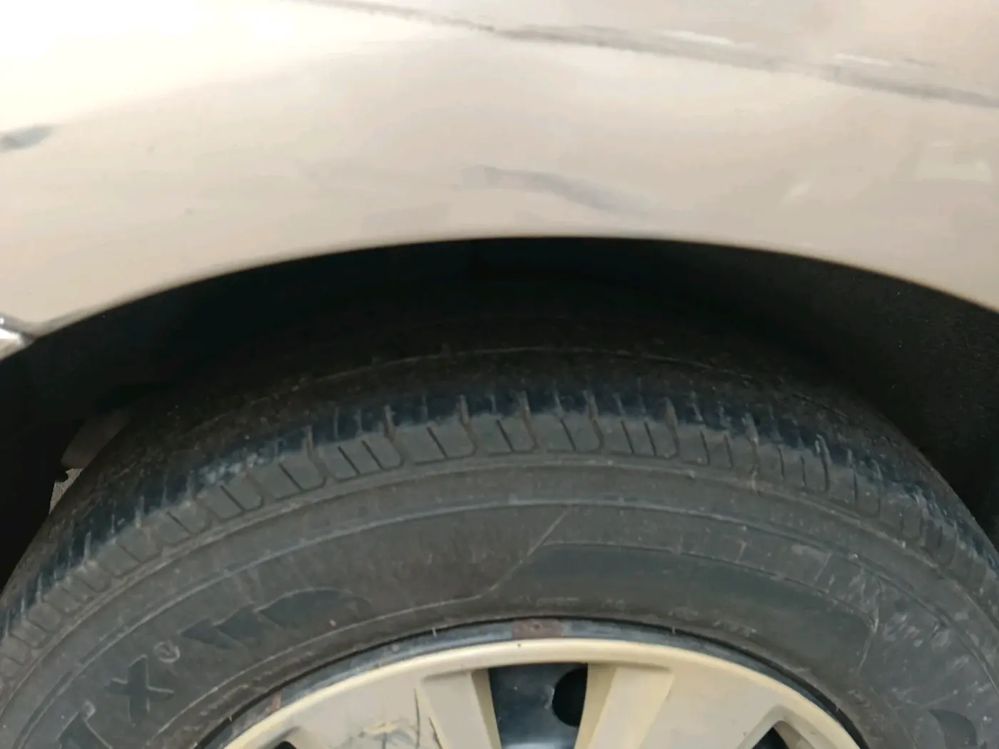 2011 Maruti Swift Dzire VXI, Petrol, Manual, 1,03,855 km, tyre
