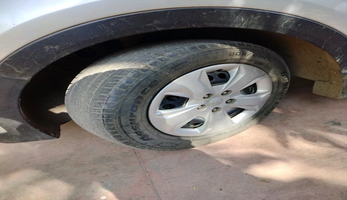 2017 Hyundai Creta E PLUS 1.6 PETROL, Petrol, Manual, 23,420 km, tyre