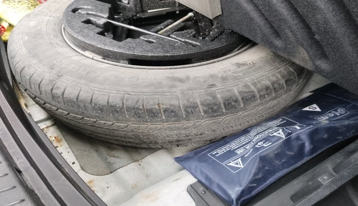 2018 Hyundai Creta E PLUS 1.6 PETROL, Petrol, Manual, 30,164 km, tyre