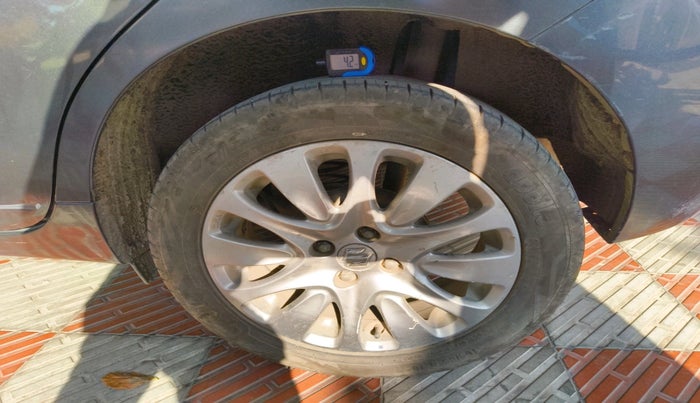 2017 Maruti Baleno ZETA CVT PETROL 1.2, Petrol, Automatic, 1,06,941 km, tyre