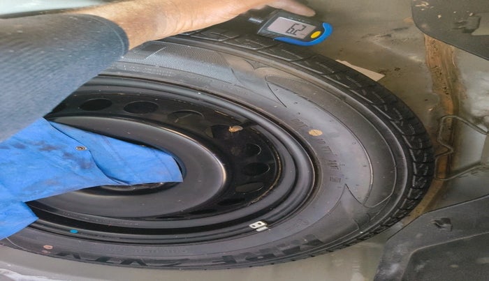 2017 Maruti Baleno ZETA CVT PETROL 1.2, Petrol, Automatic, 1,06,941 km, tyre