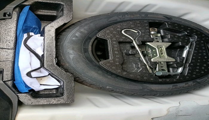 2018 Maruti Ciaz DELTA 1.5 SHVS MT PETROL, Petrol, Manual, 44,484 km, tyre