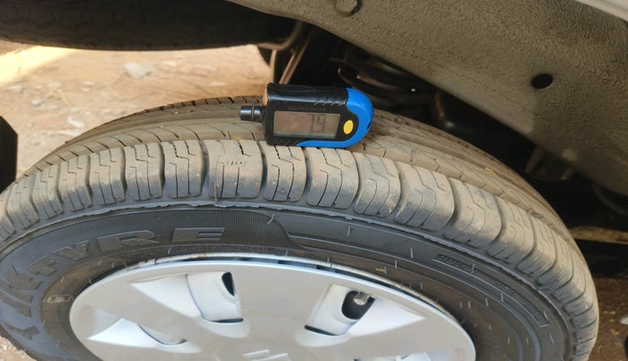 2022 Maruti Eeco 5 STR AC (O), Petrol, Manual, 26,881 km, tyre