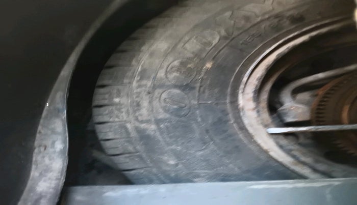 2013 Hyundai i10 MAGNA 1.1, Petrol, Manual, 71,122 km, tyre