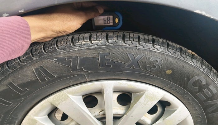 2013 Hyundai i10 MAGNA 1.1, Petrol, Manual, 71,122 km, tyre