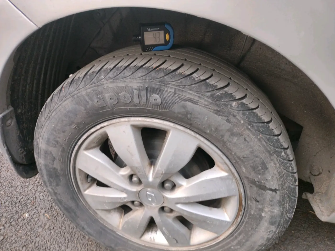 2012 Hyundai i20 SPORTZ 1.2, CNG, Manual, 74,690 km, tyre