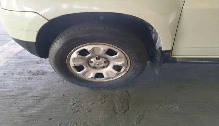 2013 Renault Duster RXL PETROL, Petrol, Manual, 72,442 km, tyre