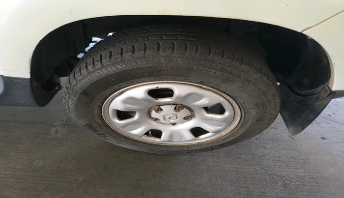 2013 Renault Duster RXL PETROL, Petrol, Manual, 72,442 km, tyre