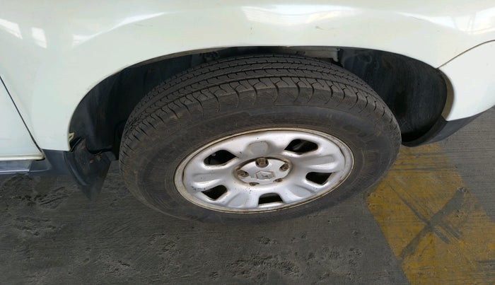 2013 Renault Duster RXL PETROL, Petrol, Manual, 72,442 km, tyre