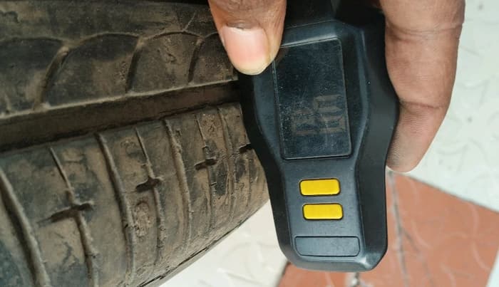 2014 Hyundai Xcent SX AT 1.2 (O), Petrol, Automatic, 52,479 km, tyre